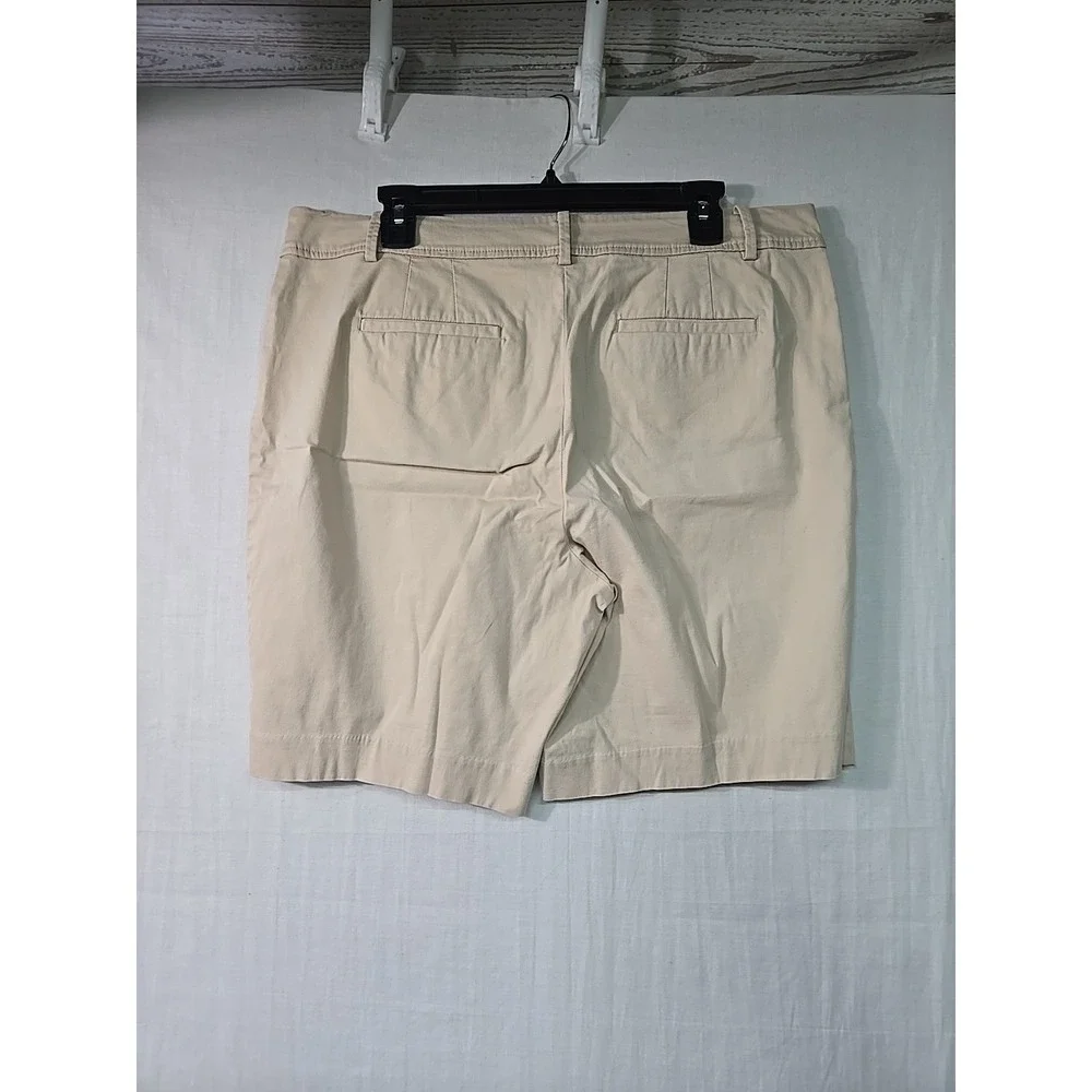 Talbots Perfect Short 8 1/2 Inch Bermuda Shorts Beige Tan Women's 14 High‎ Rise
